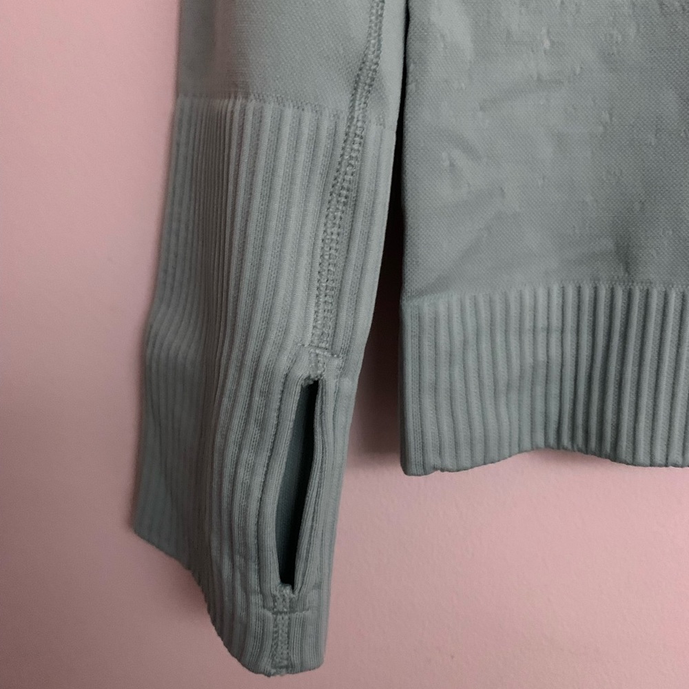 Lululemon Rest Less Pullover - NWOT - Picture 4 of 8